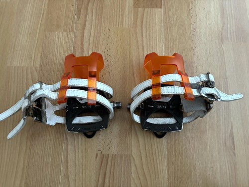 Road bike pedals - , with
